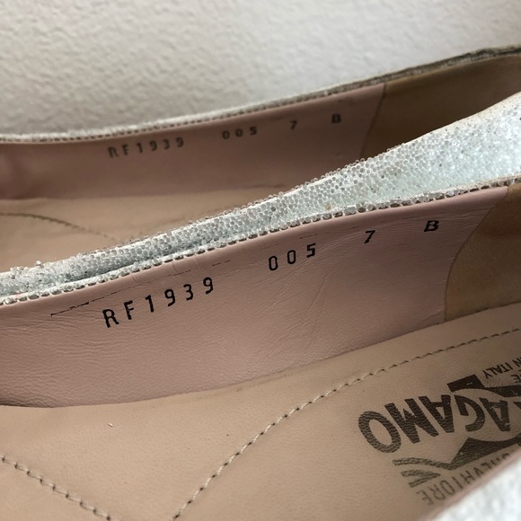 Auth Salvatore Ferragamo Signature Bow Flats - Picture 5 of 7